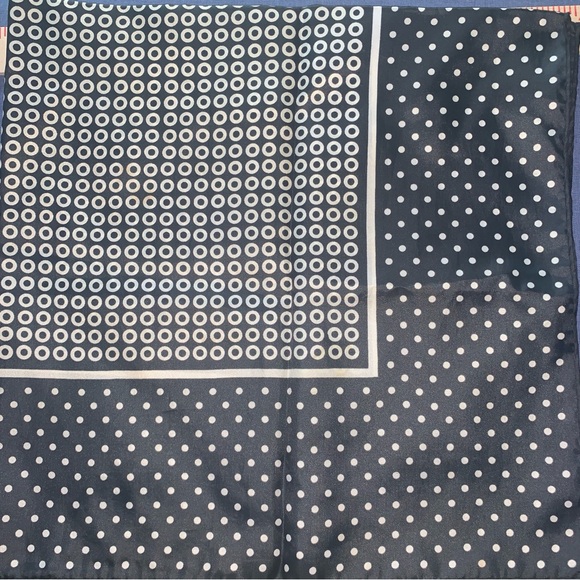 Vintage Black and White Circle Pattern Scarf - Picture 1 of 2